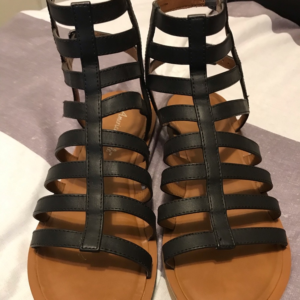 american eagle sandals